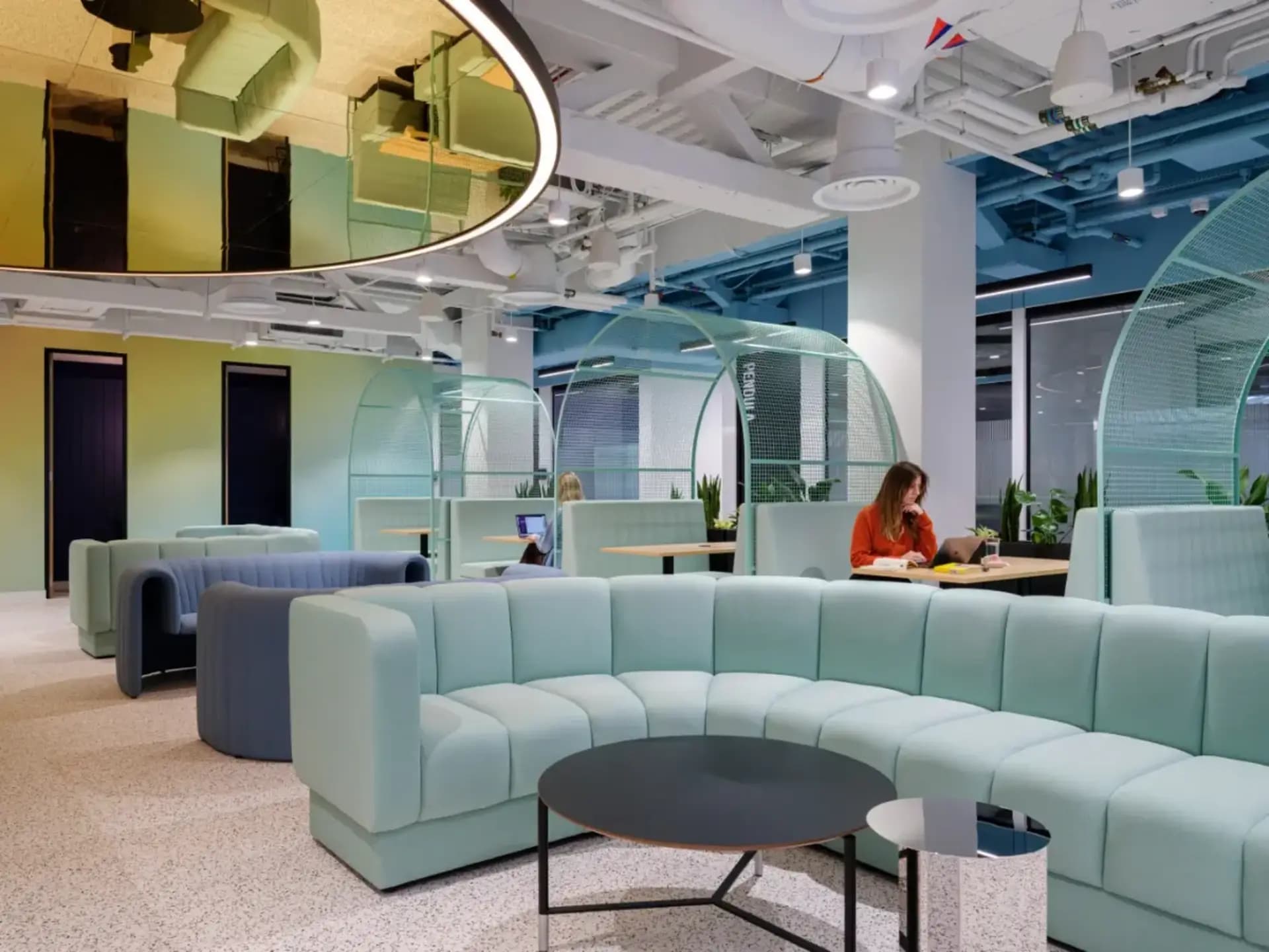 Desk at Huckletree Liverpool Street