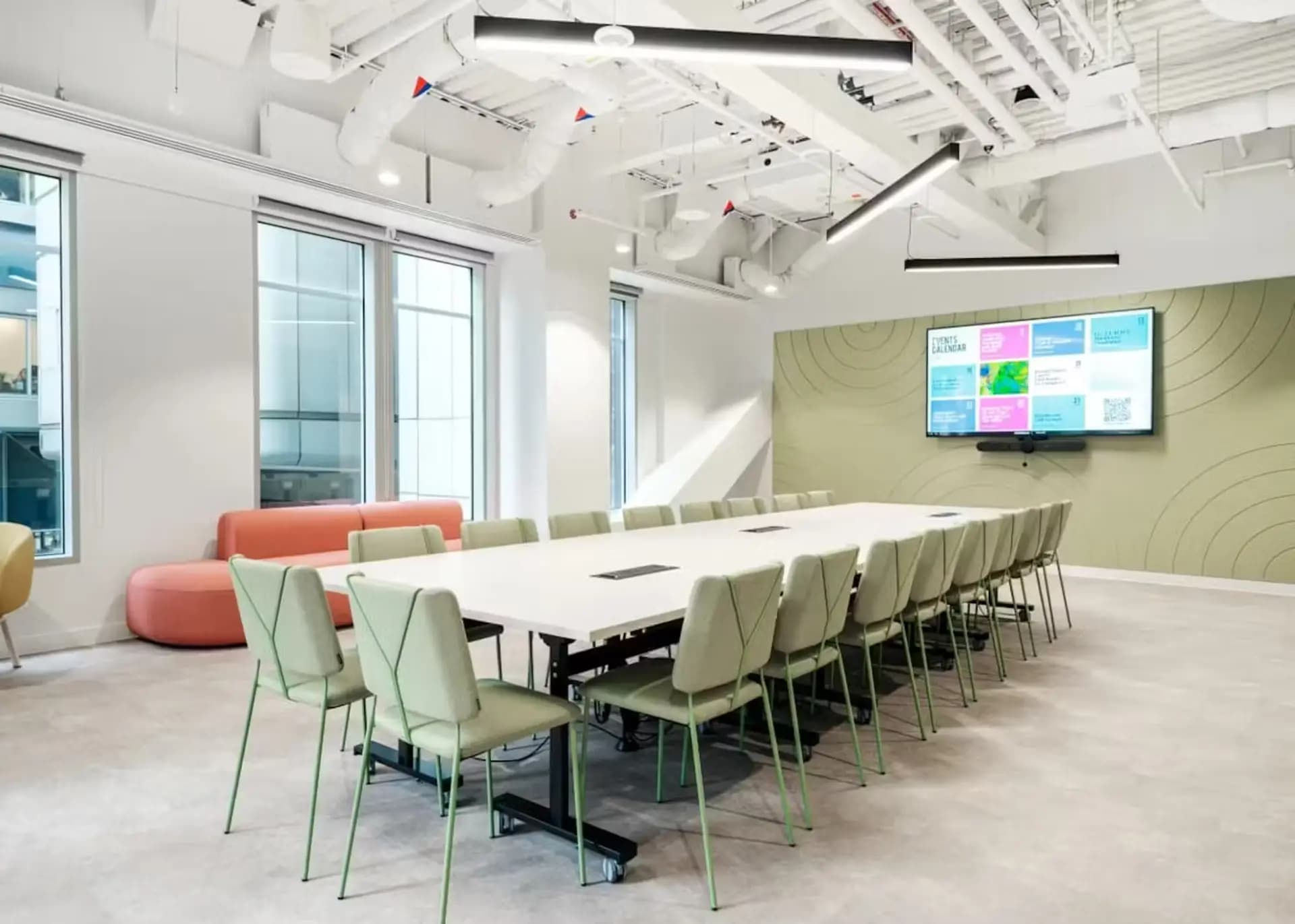 Meeting room at Huckletree Liverpool Street