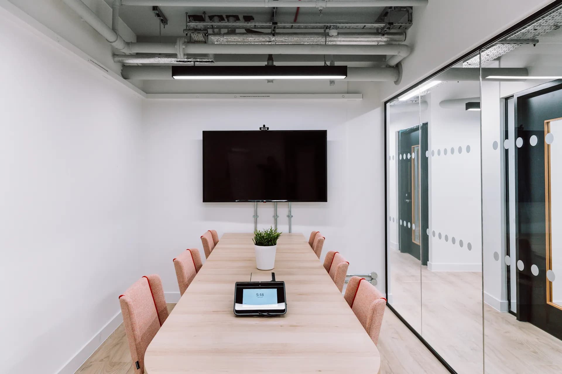 Meeting room at Huckletree Soho