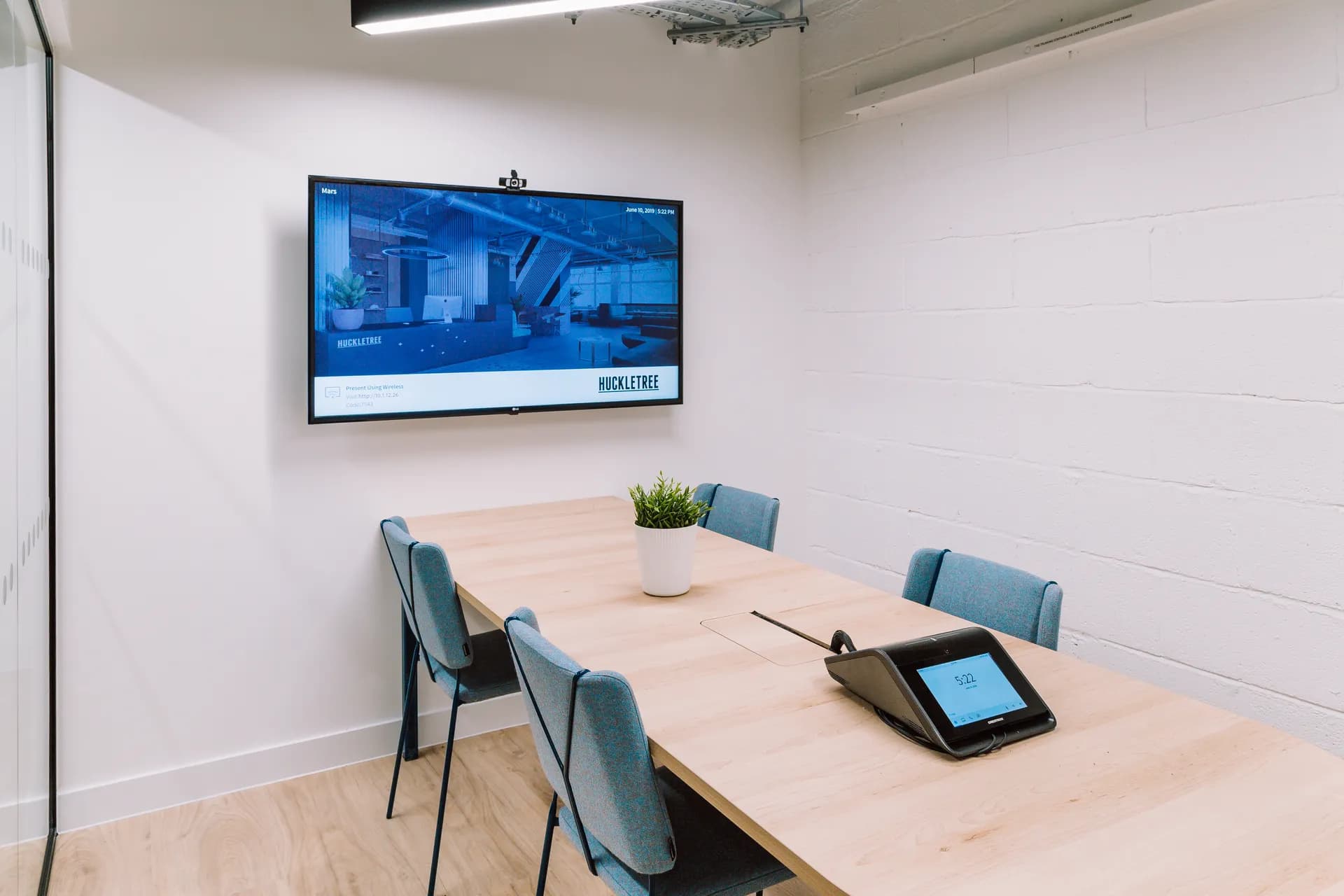 Meeting room at Huckletree Soho