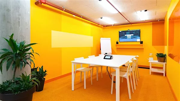 Huckletree West Steve's Garage Meeting Room Bookings will be available from 13 July 2020.  Abstract thinker? Step this way. Steve’s Garage is a bold backdrop for creative thought (just like its Silicon Valley namesake). Designed for up to six people, it's a hub for group discussion, brainstorming sessions and mind mapping. Steve’s Garage is equipped with a 49” HD screen, microphone and camera, whiteboards and ideas fuel: tea, coffee and water. With amenities Wifi ,Covid Safety Measures ,Plugs ,Unlimited Coffee & Tea